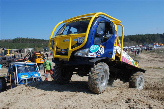 esk trucktrial 2010 po Milovicch m jet v kvtnu do Mohelnice a Prunova