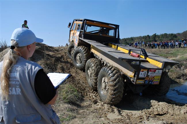 esk trucktrial 2010 po Milovicch m jet v kvtnu do Mohelnice a Prunova