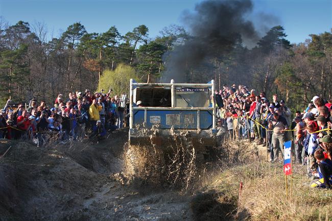 esk trucktrial odhalil vodn  st letonho kalende zvod ! Zatek v Milovicch.