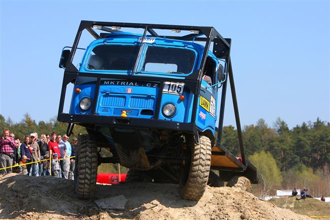 esk trucktrial odhalil vodn  st letonho kalende zvod ! Zatek v Milovicch.