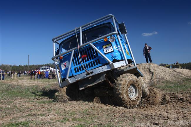 Rallyetrucktrial aneb Rallye Trial Málkov u Prunéřova se jede právě o tomto víkendu !!!