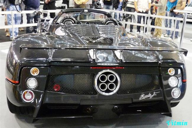 Autosalon Brno 2009 a sporťáky objektivem Víti Klígla