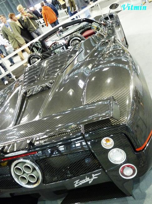 Autosalon Brno 2009 a sporťáky objektivem Víti Klígla