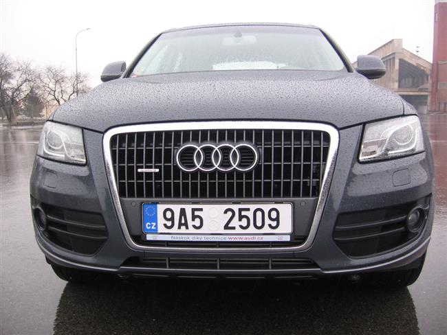 Test „malého“ SUV Audi Q5 se základním motorem 2,0 TDI . Dynamický i elegantní ...