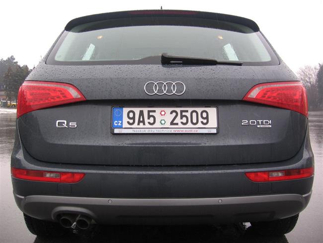 Test malho SUV Audi Q5 se zkladnm motorem 2,0 TDI . Dynamick i elegantn ...