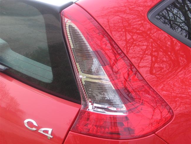 Redakční test vozu mistra světa v rallye : C4 Coupé VTR 1,6 VTI je příjemný