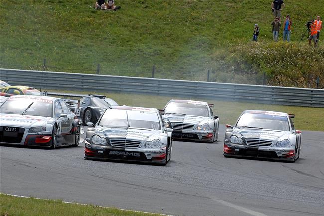 Mercedesy DTM porazily v mosteck kvalifikaci audi a vechny ostatn