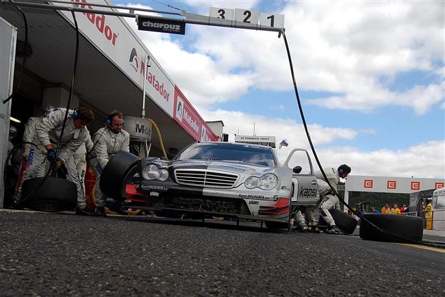 BRT s AUDI DTM pi thodinovce v Most tet za dvojic specil MB DTM.