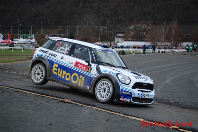 Subaru Czech Rally Team zakonil leton seznu v pln zbroji, se temi vozy.