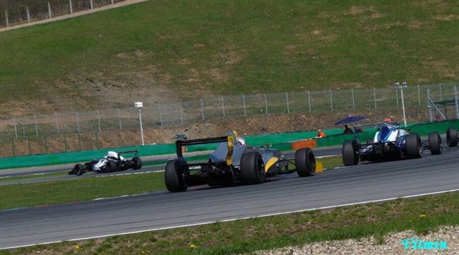 Jarní Brno 2010 a formule Renault, foto V. Klígl
