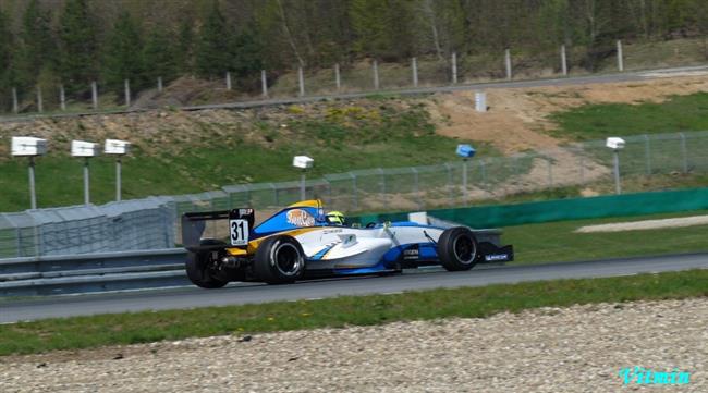 Jarní Brno 2010 a formule Renault, foto V. Klígl