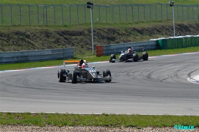 Jarní Brno 2010 a formule Renault, foto V. Klígl