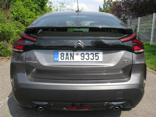 Test Citroenu C4 1,2 turbo automat vbava Feel Pack