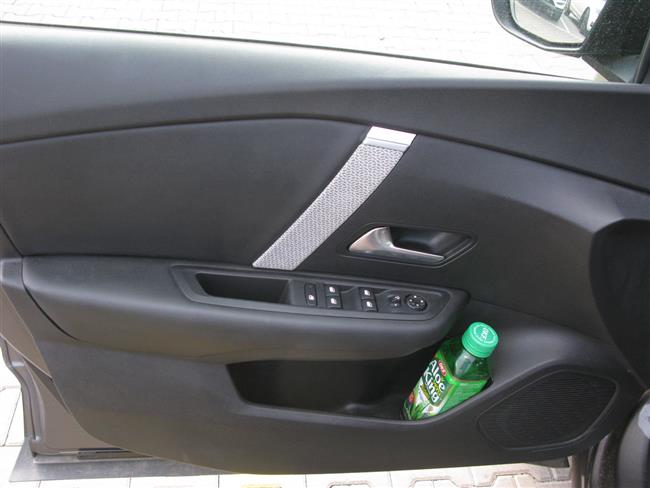 Test Citroenu C4 1,2 turbo automat vbava Feel Pack