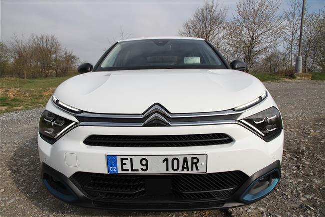 Test elektrickho Citroenu e-C4 Shine Pack