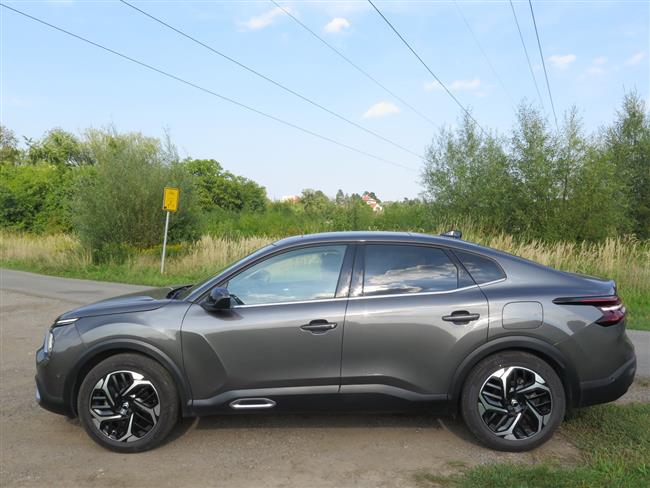 Test Citroenu C4X 1,2 turbo automat Shine