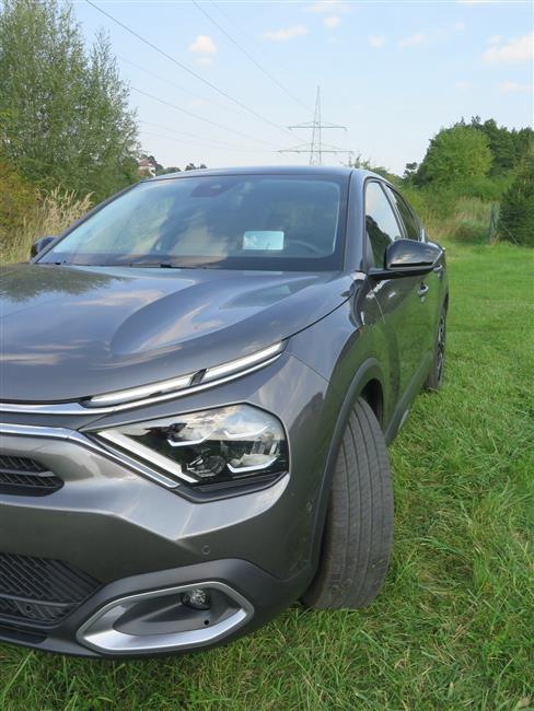 Test Citroenu C4X 1,2 turbo automat Shine
