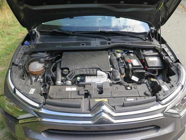 Test Citroenu C4X 1,2 turbo automat Shine