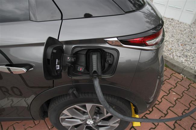 Test elektrickho DS3 Crossback E-Tense Grand Chic