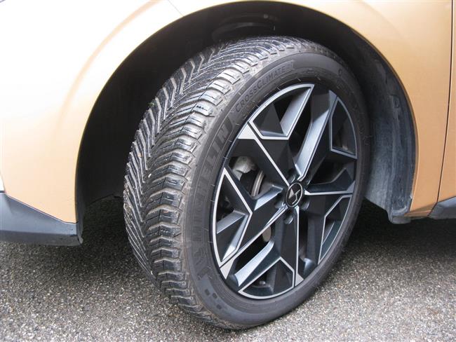 Test nového DS4 1,2 Rivoli Cross s automatem