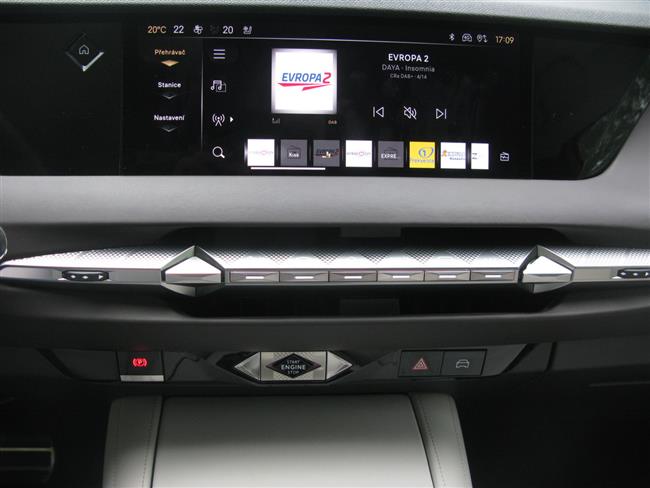 Test nového DS4 1,2 Rivoli Cross s automatem