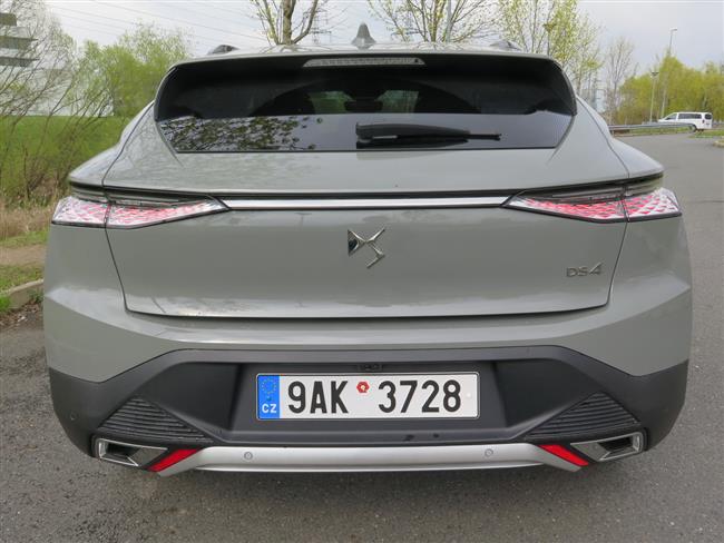 Test DS4 Rivoli Cross s naftovm motorem 1,5 s automatem