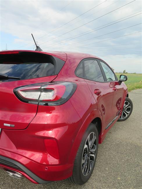 Test Fordu Puma litrovm tvlcem 1.0 EcoBoost mHEV s estistupovm manulem