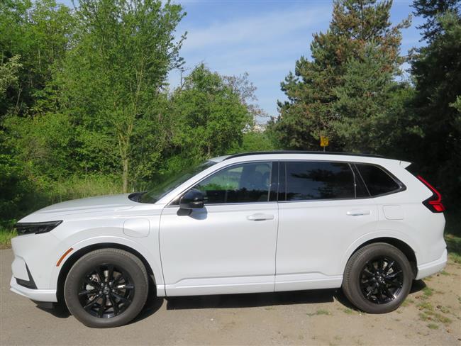 Test Hondy CR-V e PHEV 2,0i MMD Advance tech s pednm pohonem