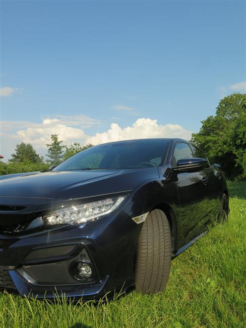 Honda Civic 1,0 Turbo Executive Sport Line s automatem CVT