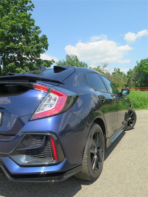 Honda Civic 1,0 Turbo Executive Sport Line s automatem CVT