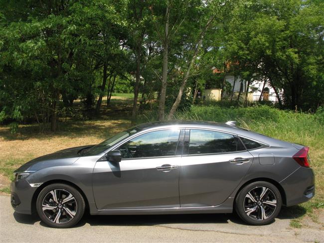 Test Hondy Civic sedan 1,5 Turbo Executive