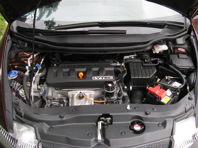 Honda Civic s benznovm motorem a automatem