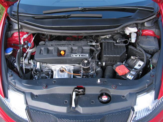 Honda Civic v pětidveřové karosérii s výbavou GT a benzínovým motorem 1,8 VTEC