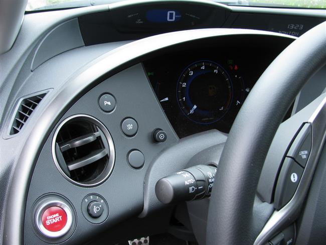 Honda Civic v pětidveřové karosérii s výbavou GT a benzínovým motorem 1,8 VTEC