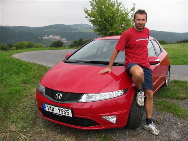 Honda Civic v ptidveov karosrii s vbavou GT a benznovm motorem 1,8 VTEC