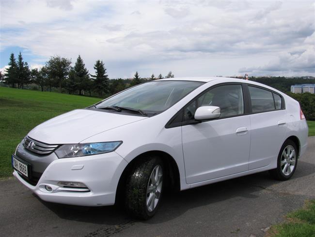 Honda Insight hybrid s benznovm motorem a elektrickm pomocnkem