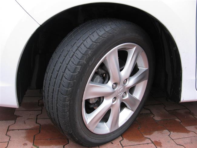 Honda Insight hybrid s benzínovým motorem a elektrickým pomocníkem