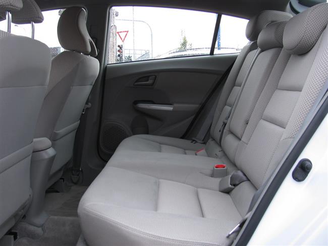 Honda Insight hybrid s benzínovým motorem a elektrickým pomocníkem