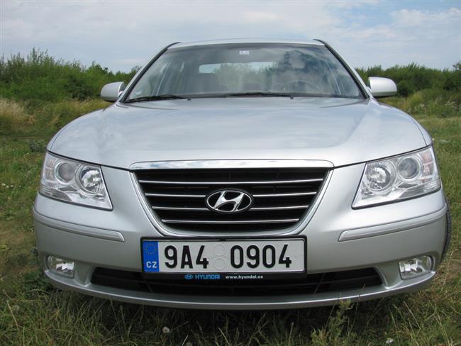 Test limuzny stedn tdy Hyundai Sonata s dieselem a automatem