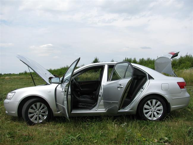 Test limuzíny střední třídy Hyundai Sonata s dieselem a automatem