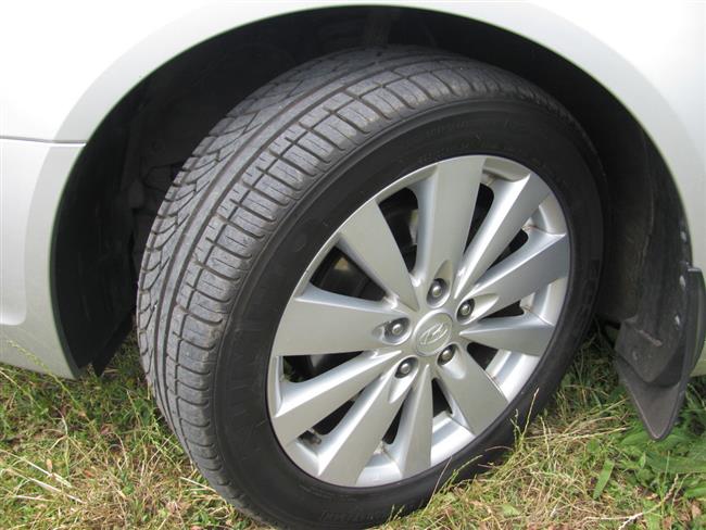 Test limuzíny střední třídy Hyundai Sonata s dieselem a automatem