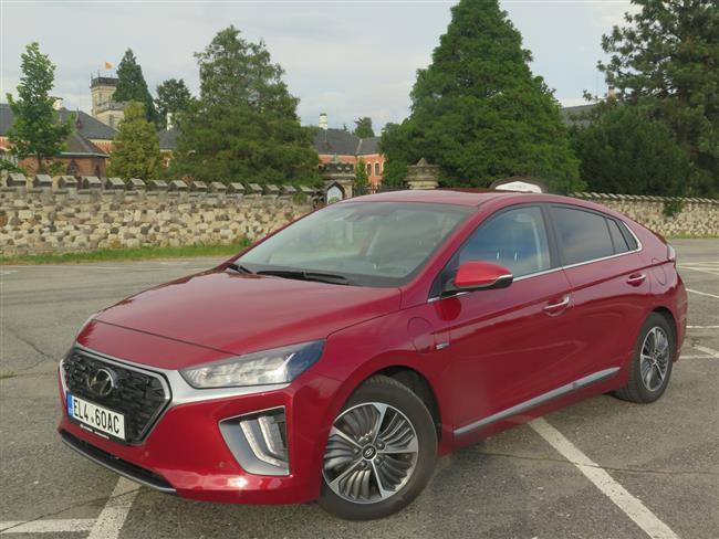 Test Hyundae Ioniq Plug in Hybrid po faceliftu