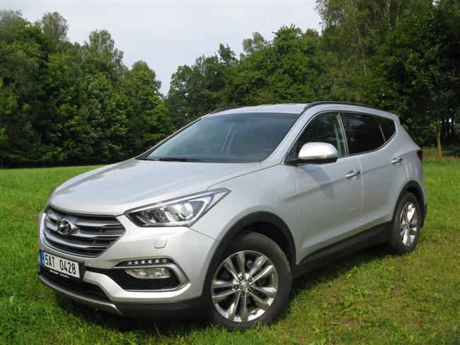 Test velkého SUV Hyundai Santa Fe s 2,4 benzínem v manuálu v sedmimístném provedení