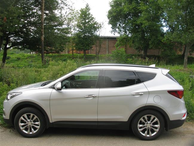 Test velkého SUV Hyundai Santa Fe s 2,4 benzínem v manuálu v sedmimístném provedení