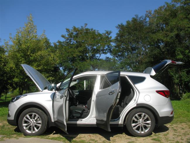 Test velkého SUV Hyundai Santa Fe s 2,4 benzínem v manuálu v sedmimístném provedení