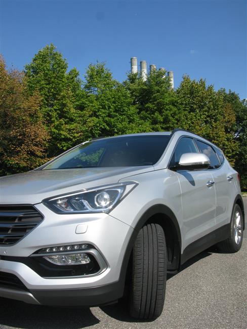 Test velkého SUV Hyundai Santa Fe s 2,4 benzínem v manuálu v sedmimístném provedení