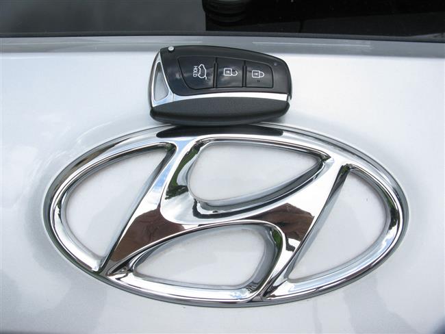 Test velkého SUV Hyundai Santa Fe s 2,4 benzínem v manuálu v sedmimístném provedení
