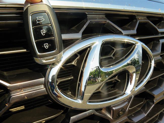Test velkého SUV Hyundai Santa Fe s 2,2 CRDi automat v sedmimístném provedení