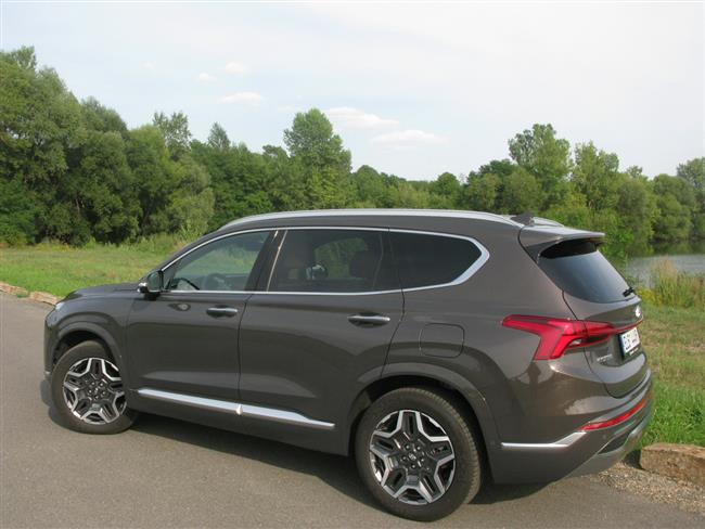 Test velkho SUV Hyundai Santa Fe PHEV v sedmimstnm proveden