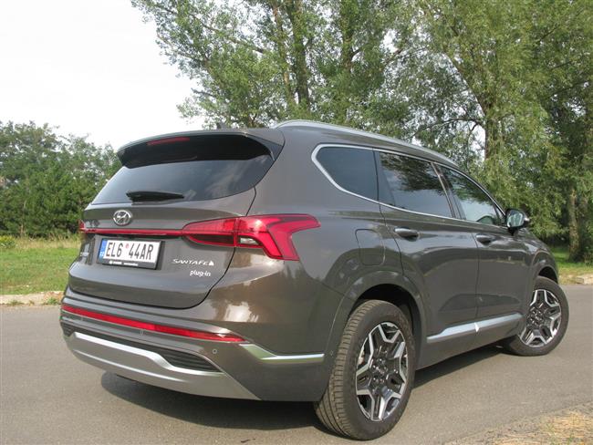 Test velkho SUV Hyundai Santa Fe PHEV v sedmimstnm proveden